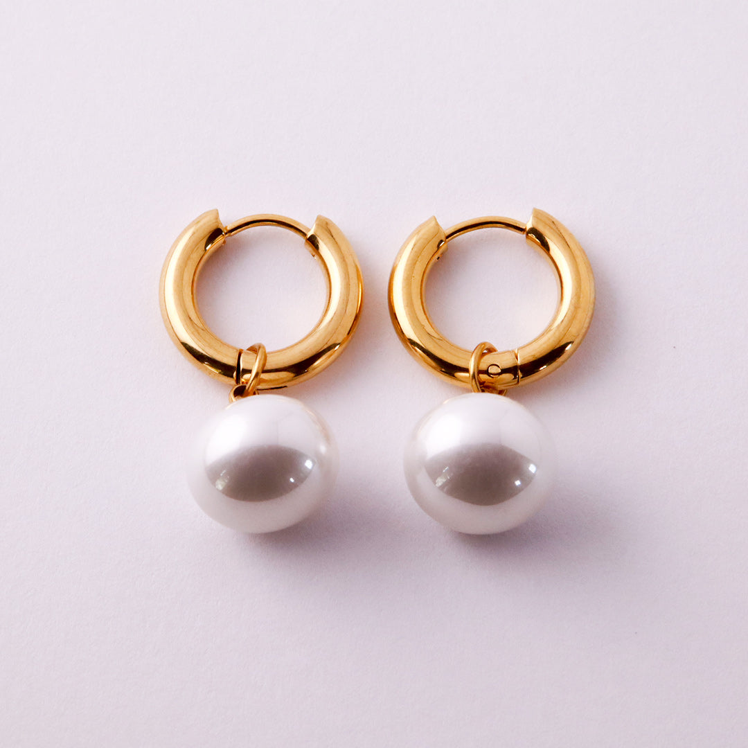 Aretes Candonga con Perla en Acero Inoxidable – Dorado PVD y Plateado