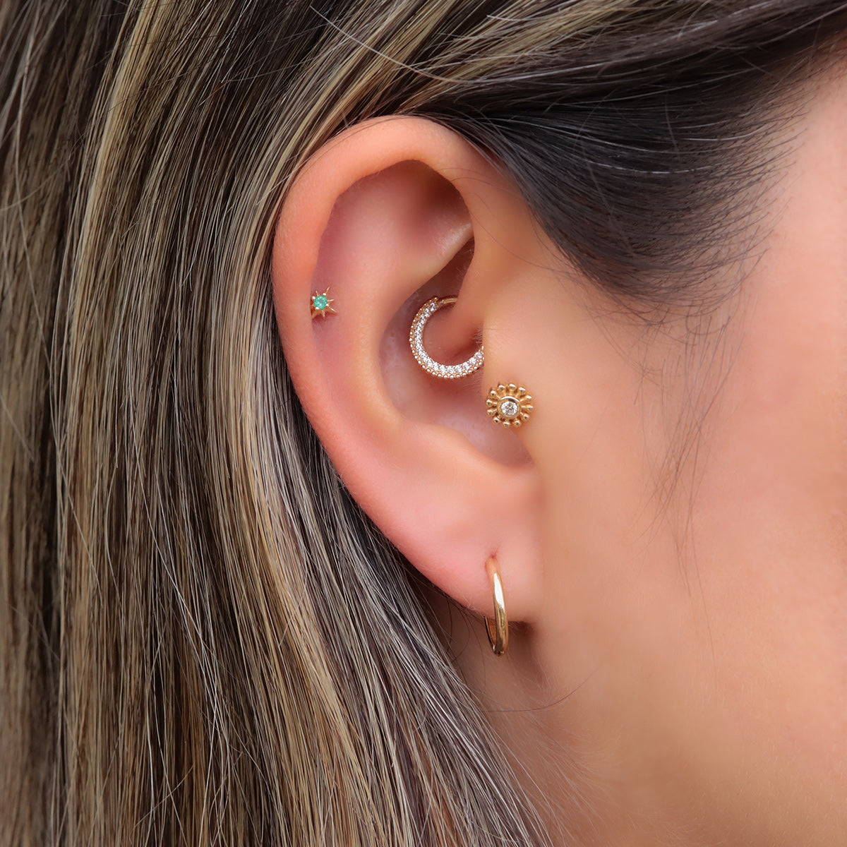 Labret Estrella en Oro 18K con Esmeralda Colombiana